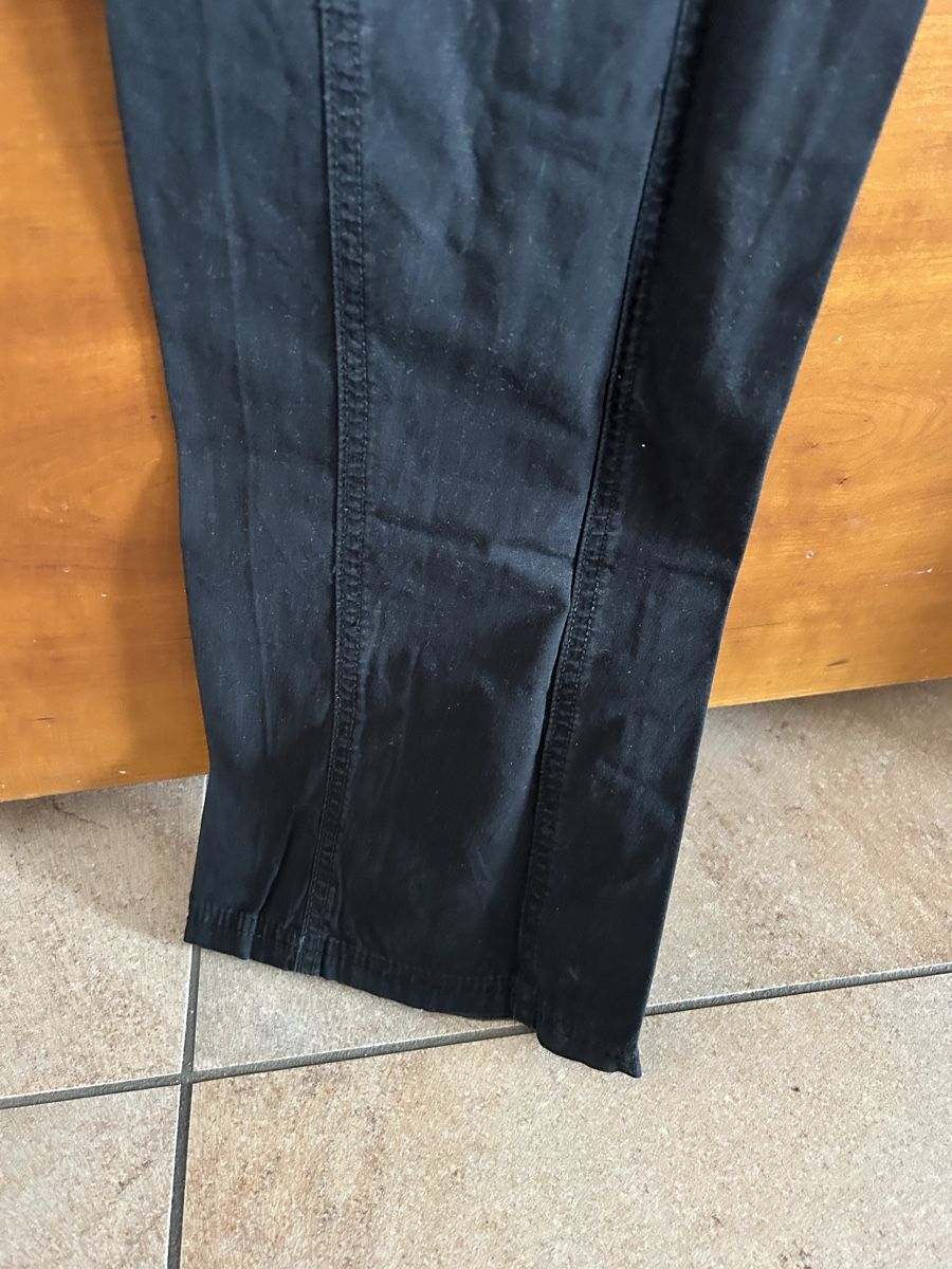 H&M Pantaloni: Schwarze Cargo Hose von H&M 32/34 – Usato da Muttenz venduto da ali_6yvf 3