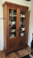 Vitrinenschrank mit Glas