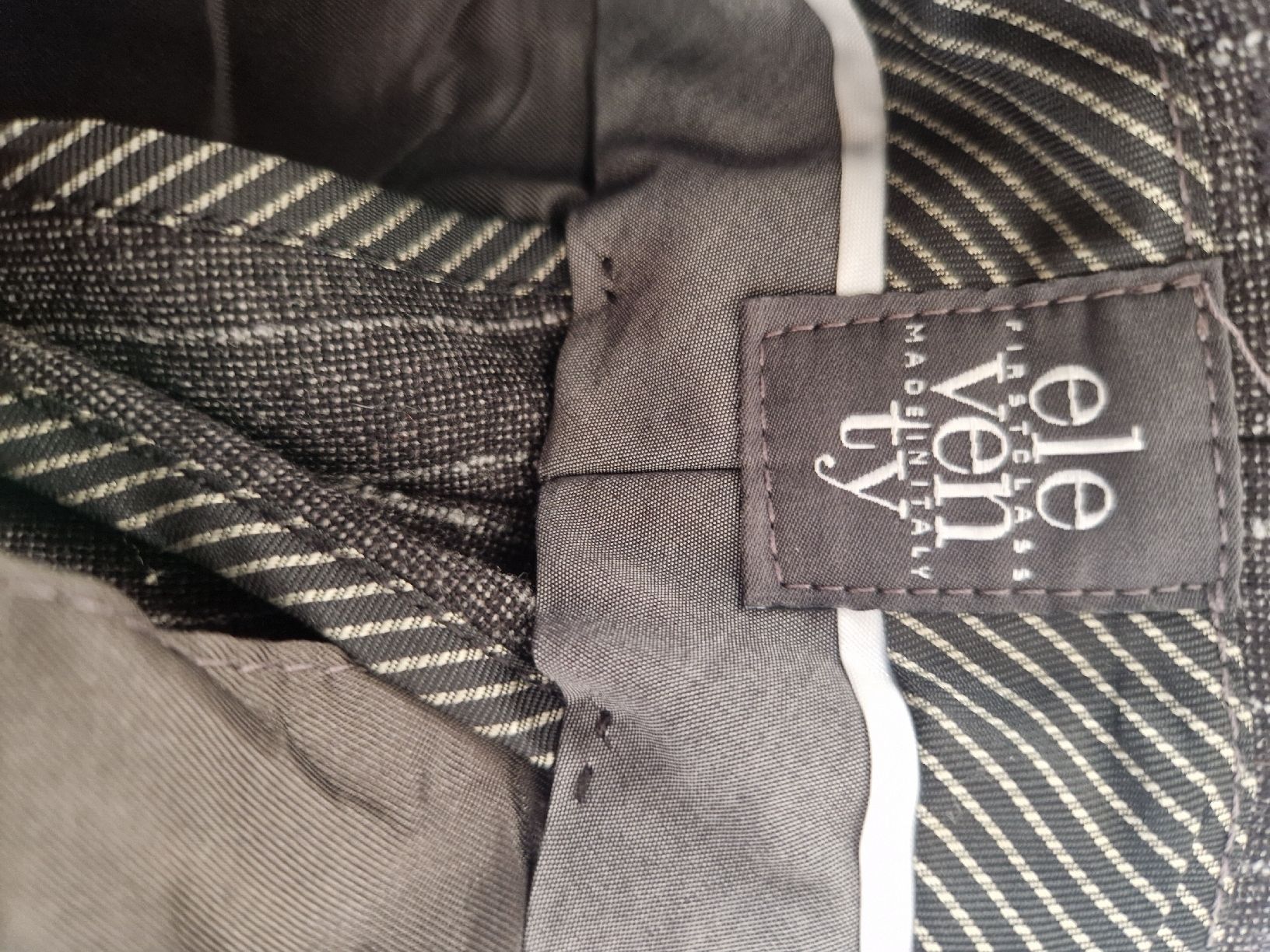 Pantaloni: pantaloni Eleventy firstclass originali – Usato da Arbedo venduto da Gyn 5
