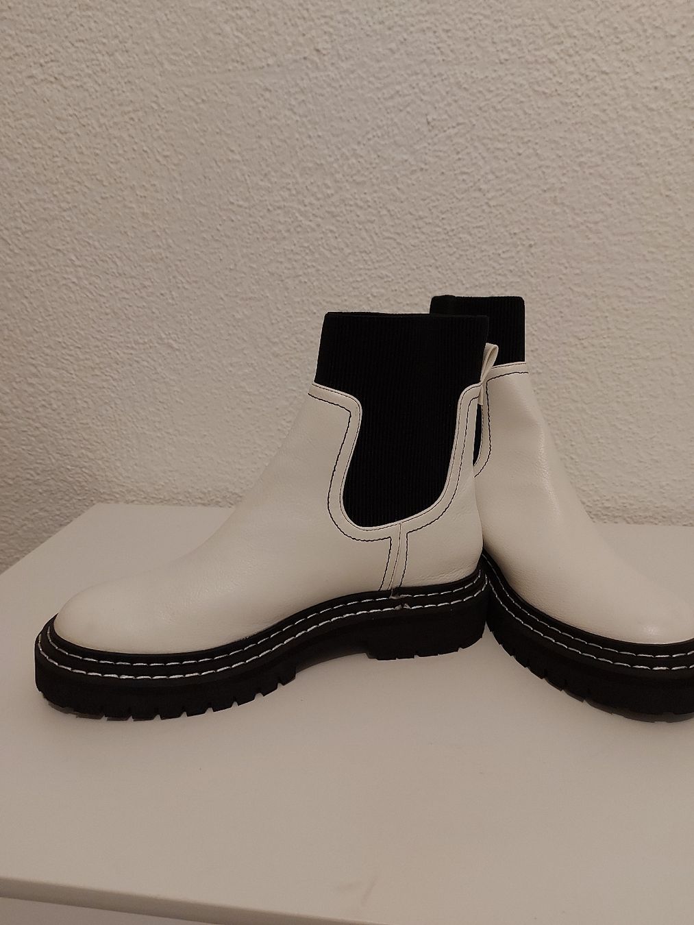 Chaussures femmes: Stiefel, Stiefelleten, Boots – Neuf avec emballage d'origine à Brig par Mak_s2v9 4