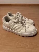 Weisse Herren Sneaker, Grösse 43, ideal für den Frühling