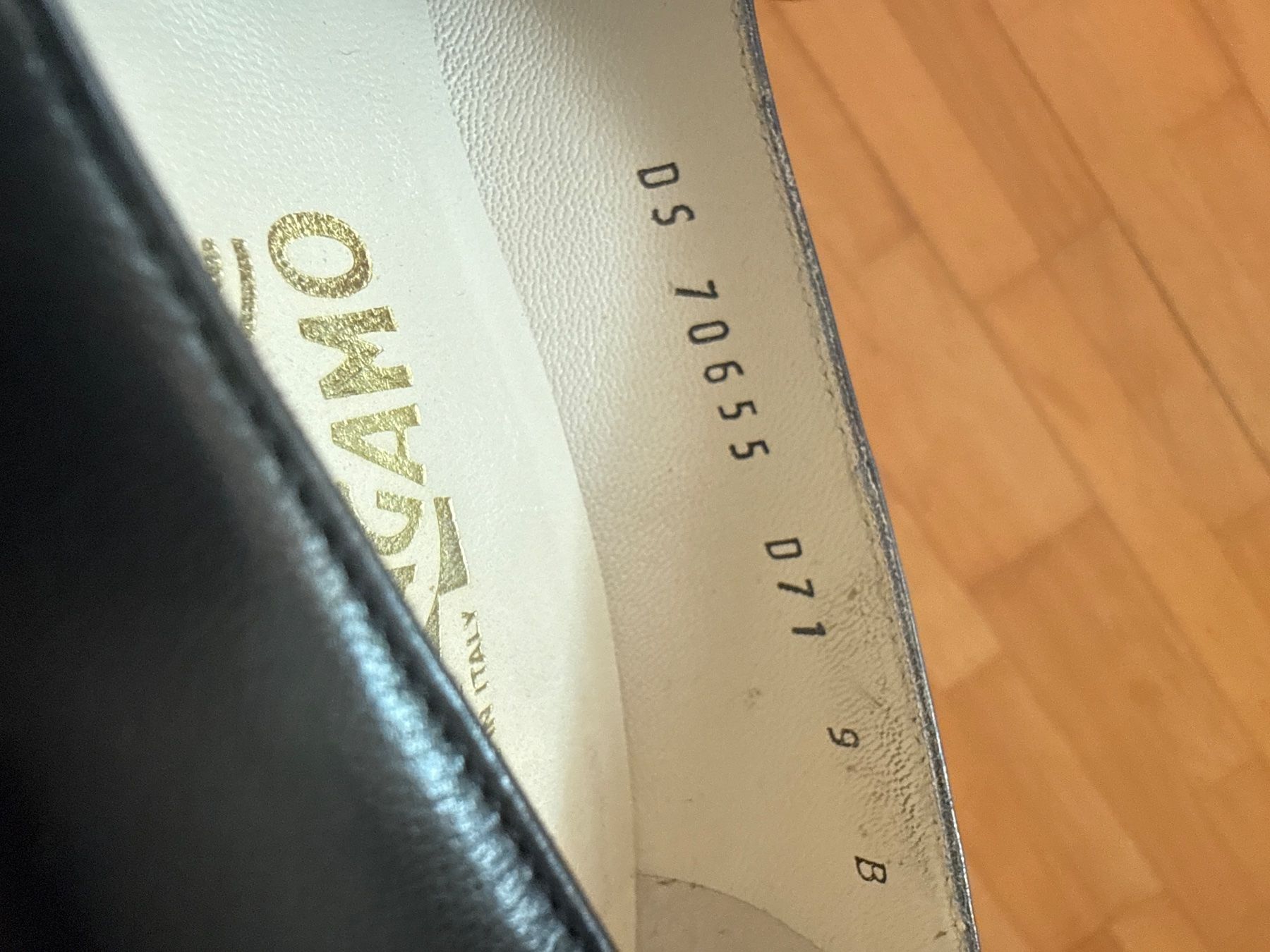 Salvatore Ferragamo Damenschuhe: Salvatore Ferragamo Pumps – Gebraucht aus Wallisellen von mriz 4