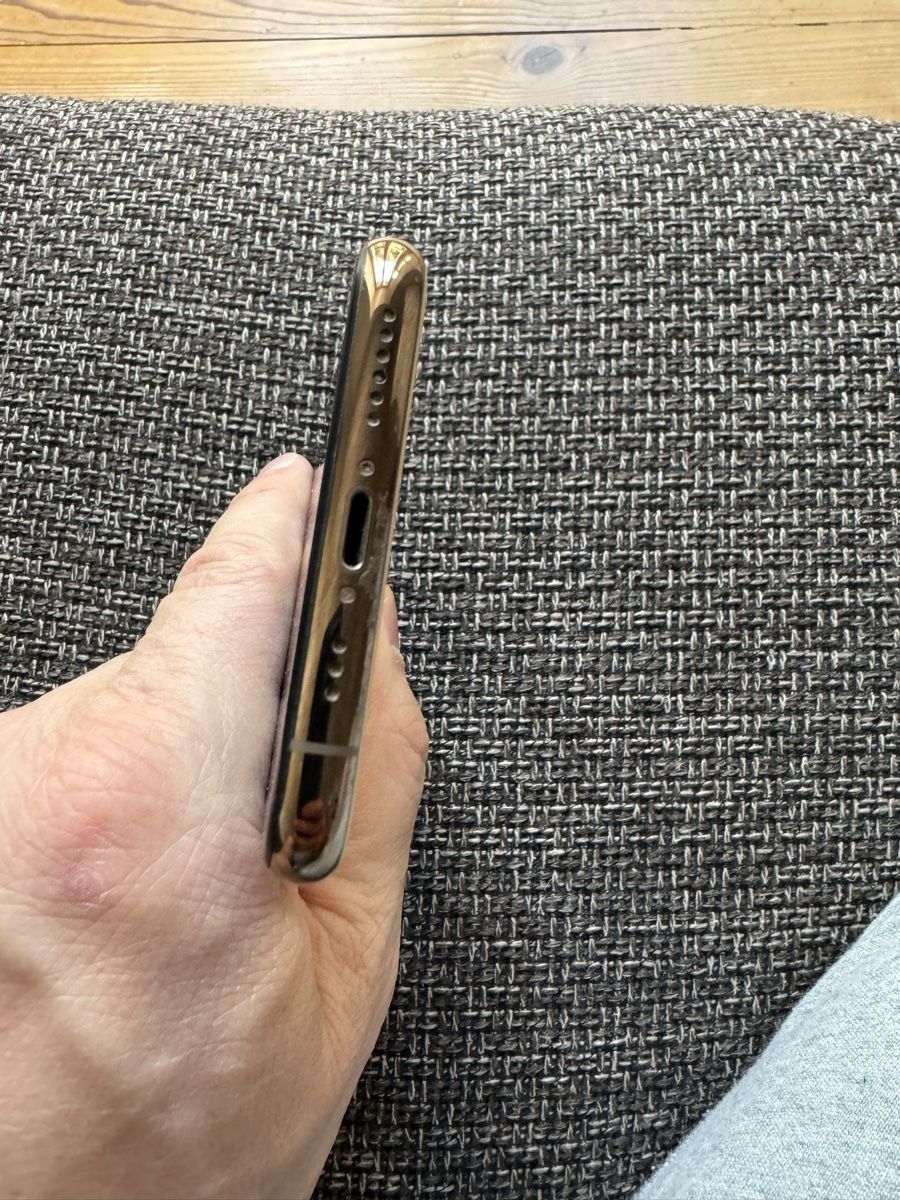 Apple Handys / Smartphones: Iphone 11Pro Gold – Gebraucht aus Erstfeld von sa1_hq2m 3