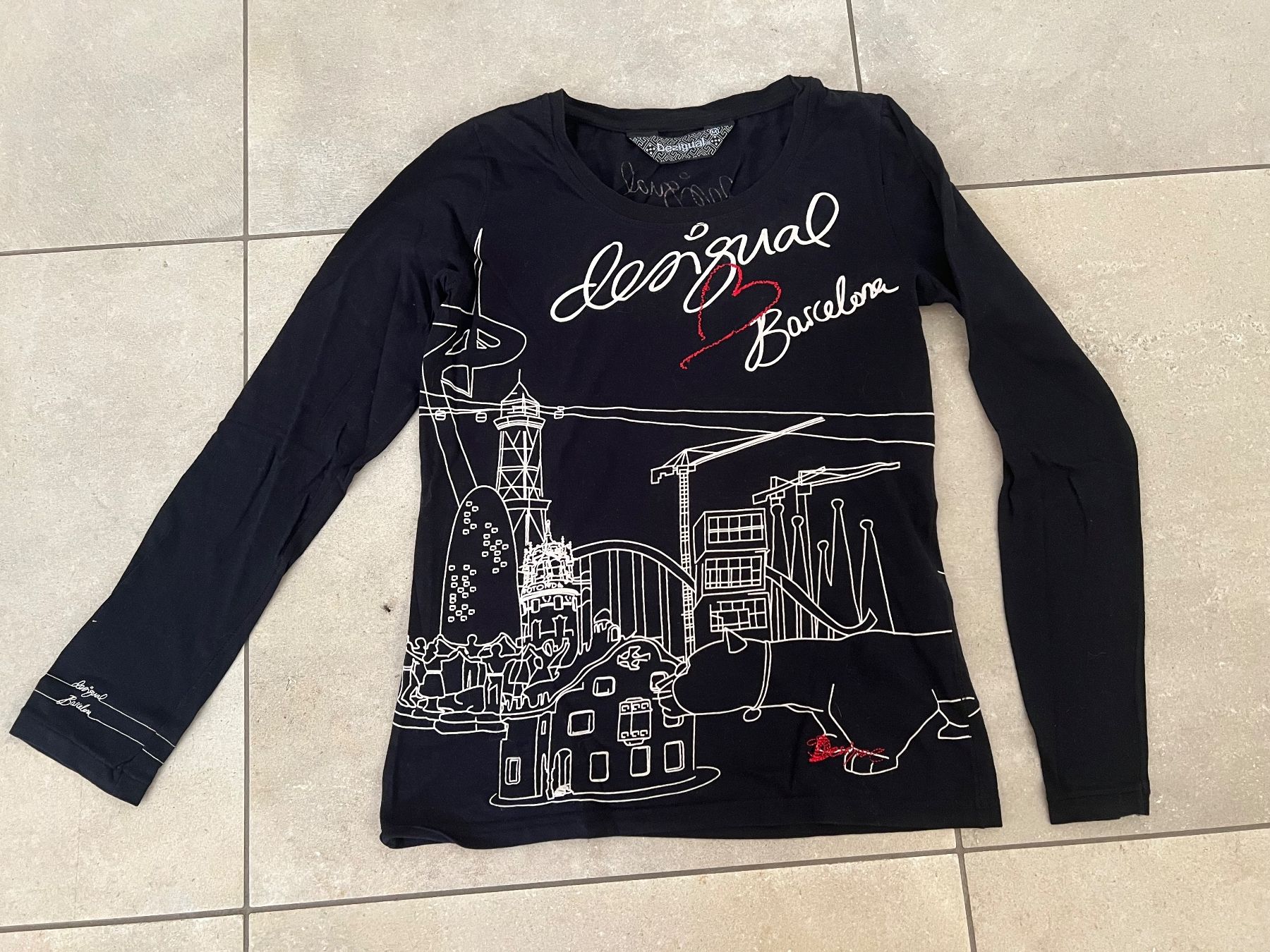 Desigual T-shirts: Desigual Gr. M – D'occasion à Münchenbuchsee par dani1113 3