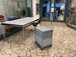 USM KORPUS AUF ROLLEN LIEFERUNG GRATIS