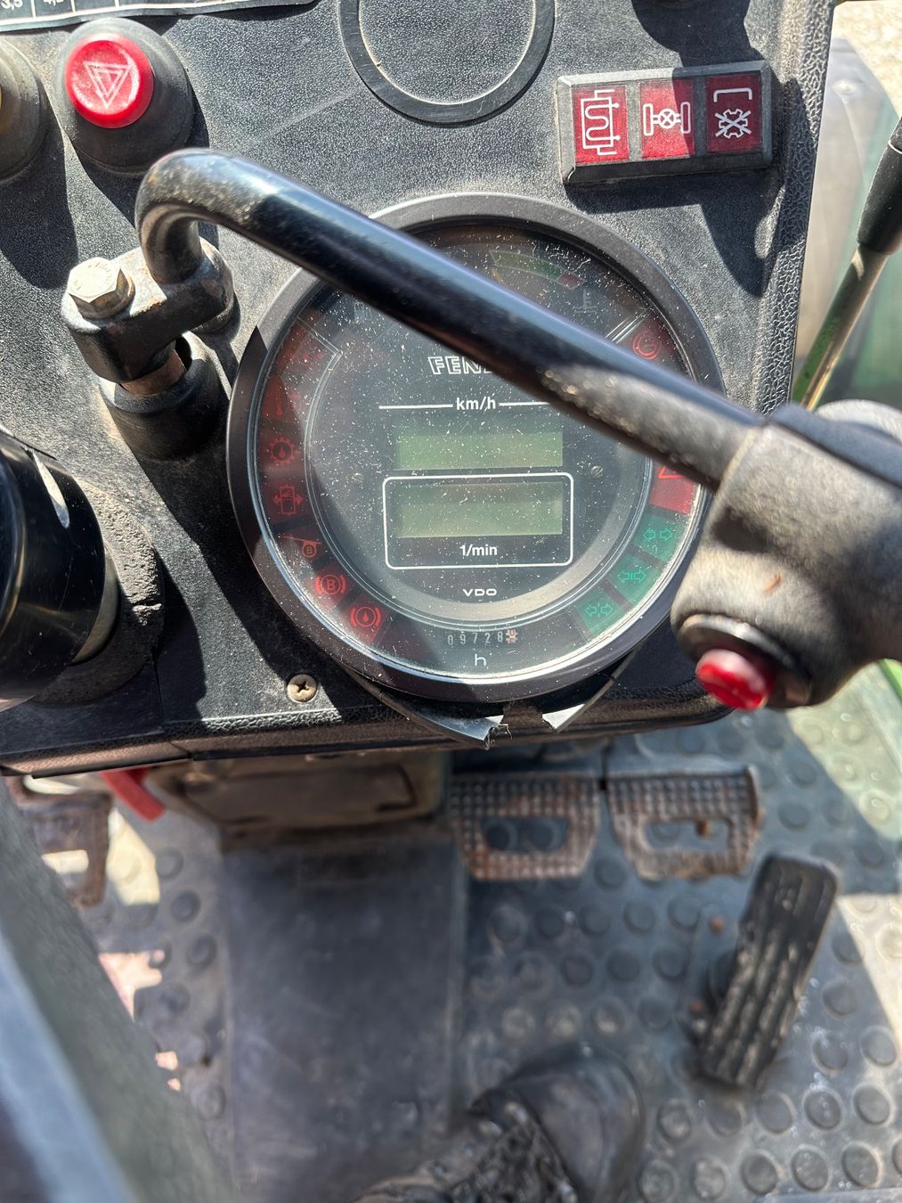 Fendt Tracteurs: Fendt Farmer 304 LS – D'occasion à Treiten par rom_rvf7 7