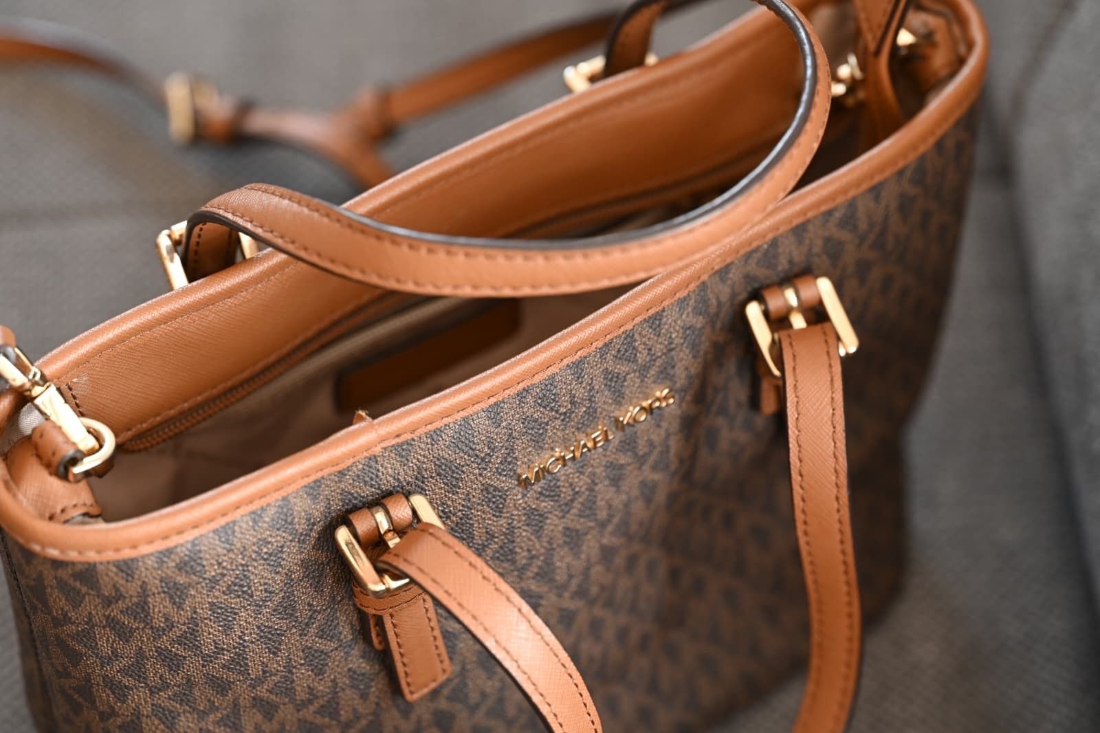 Michael Kors Borse da donna: Michael Kors neuwertige Tasche – Nuovo (secondo la descrizione) da Chur venduto da dor_jg2q 6