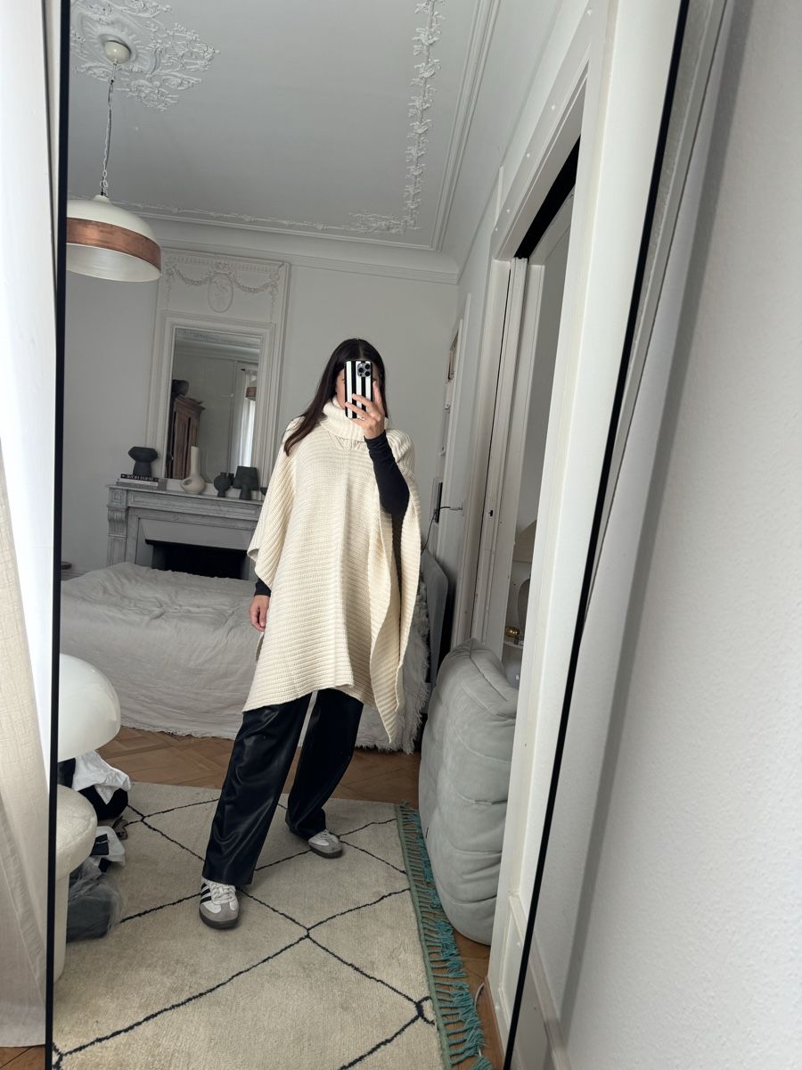 Altro in Moda donna: Barbara Bui cape 100% laine – Usato da Genève venduto da Cicin 1