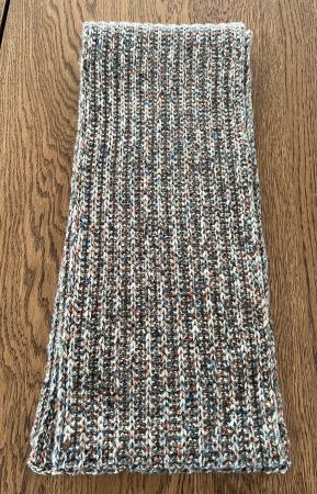 Handgestrickter Wollschal in Grau / Tweed-Optik
