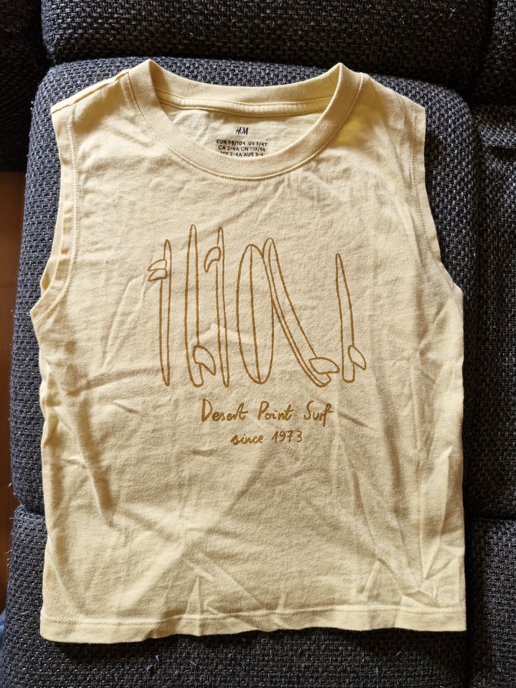 H&M Hemden, T-Shirts & Polos: Top gelb Gr. 98/104 – Gebraucht aus Disentis/Mustér von epa_862v