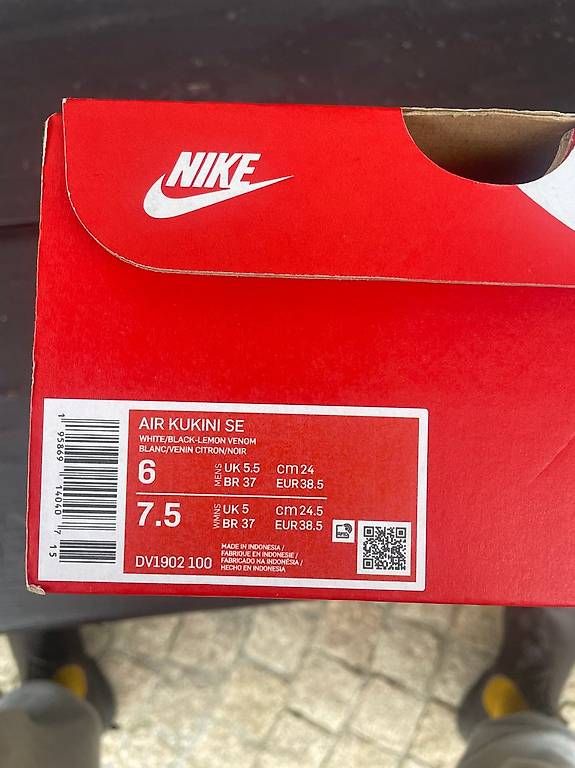 Chaussures hommes: Nike Air Kukini SE - Taille 38.5 Gradient Lemon Venom – D'occasion à Vessy par ericmuller67 3