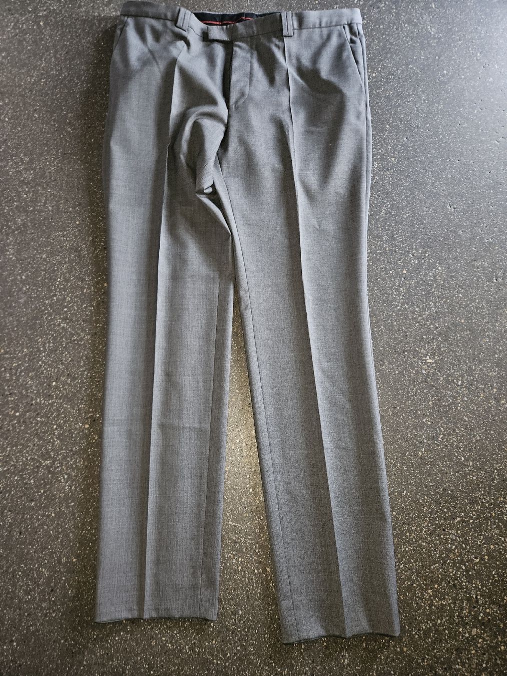 Hugo Boss Completi: Anzug Hugo Boss Grau Gr Herren 54  – Nuovo (secondo la descrizione) da Anwil venduto da tamoos 1