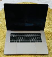 À vendre, MacBook Pro 15" de 2019 avec Touch Bar