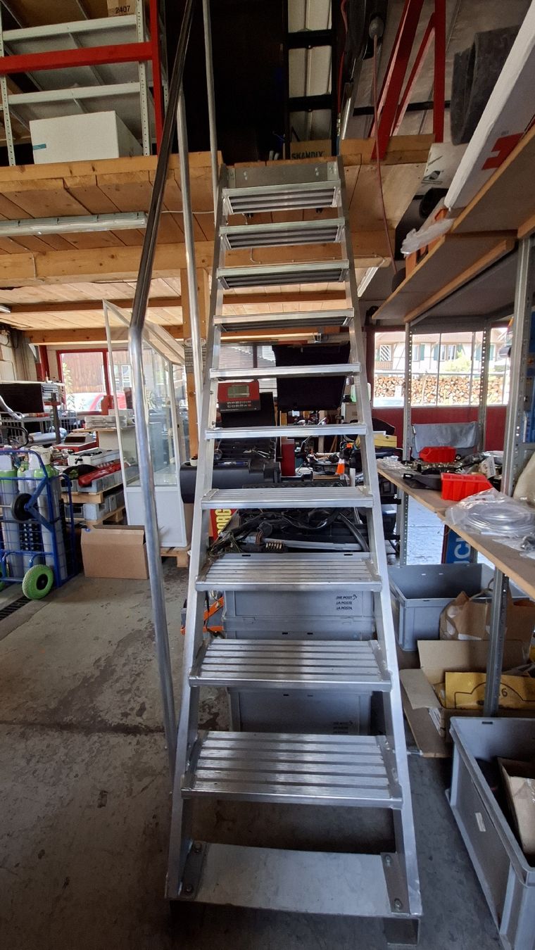 Bodenbeläge: Zwischenboden 5.3m x 4.45m mit Treppe – Gebraucht aus Seftigen von 9-10-100-77 2