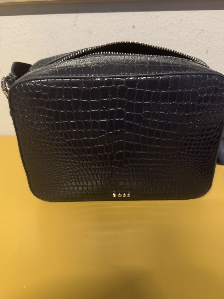 Hugo Boss Taschen für Damen:  Boss Handtasche  – Gebraucht aus Schlieren von Freundlich02 2