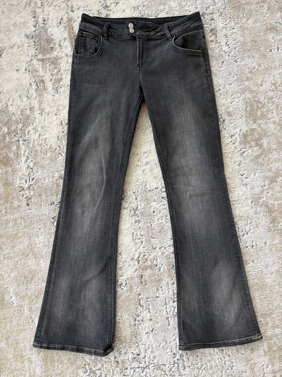 Jeans: Grauschwarze Bootcut Jeans – Nuovo (secondo la descrizione) da Balzers venduto da lea_sy5p