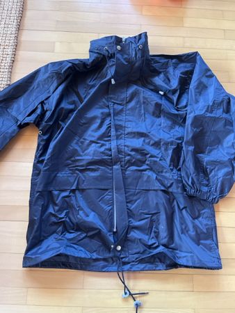 XL Regenjacke, Ideal für Herbst und Winter! Top Zustand