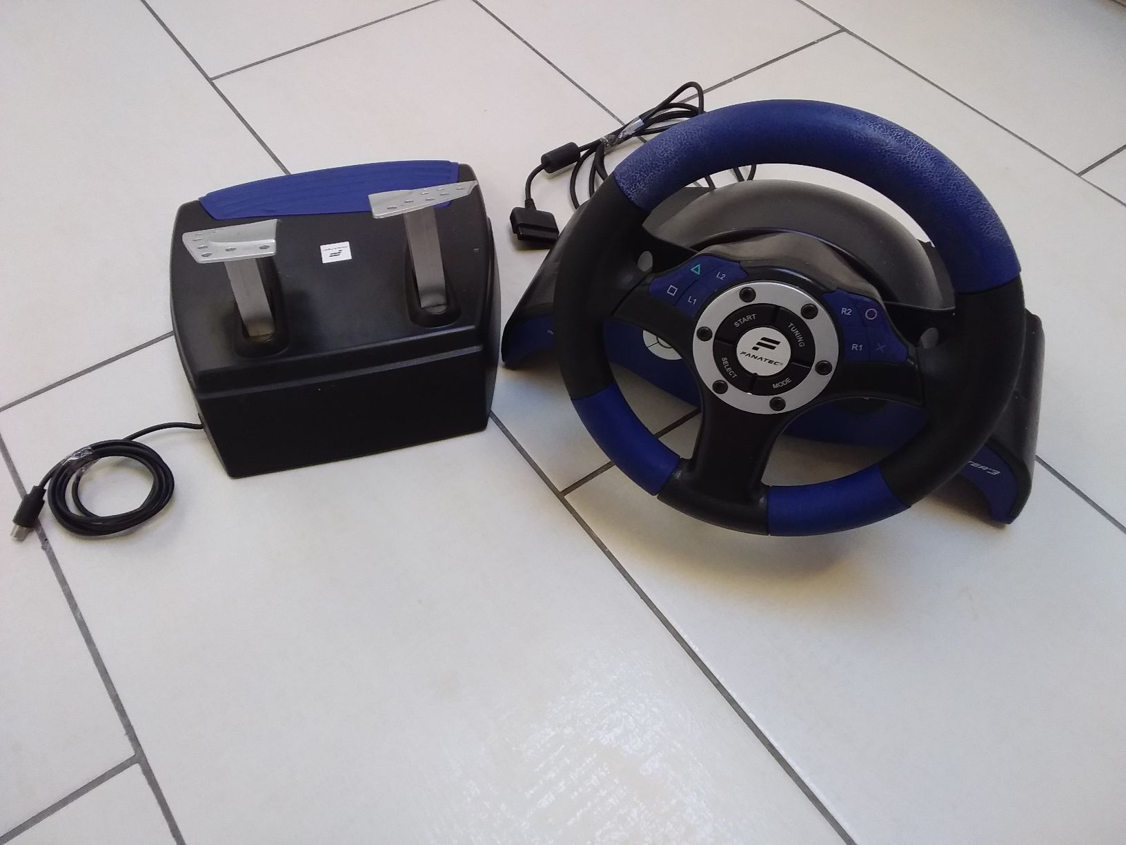 Controller: Fanatec Speedster 3 Playstation 2 – Difettoso da Ligornetto venduto da Gurzo