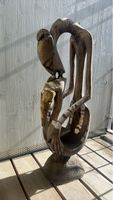 Holzskulptur: Liebende Figuren aus massivem Holz, Vintage