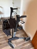 Rollator pour personne à mobilité réduite