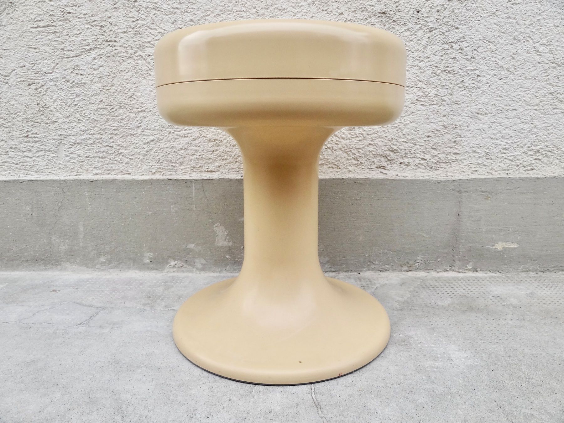 Hocker: Badhocker Vintage Tulpenfuss 60er 70er – Gebraucht aus Kerzers von zimmergruen 7