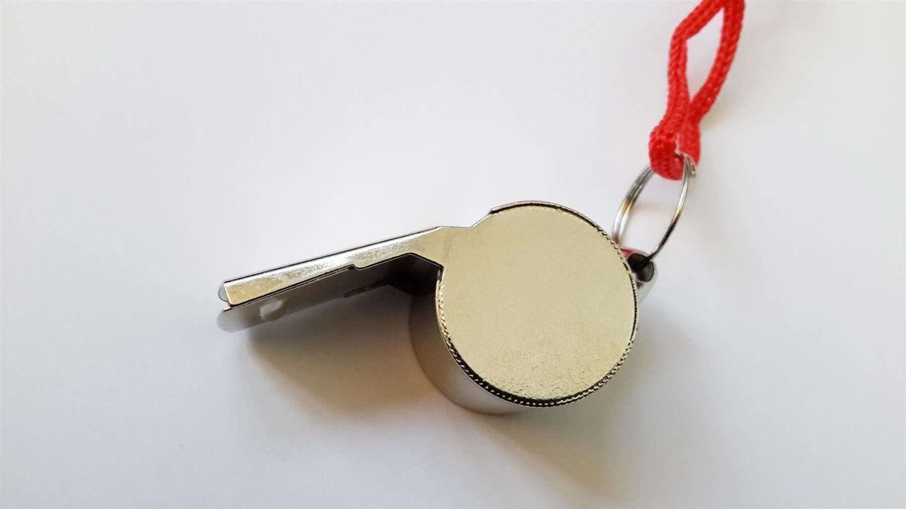Pipe & Accessori: Trillerpfeife, aus Metall, mit Kordel – Nuovo e nell'imballaggio originale da St. Gallen venduto da cointec 3
