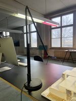 Belux Lifto Schreibtischlampe mit Metallfuss