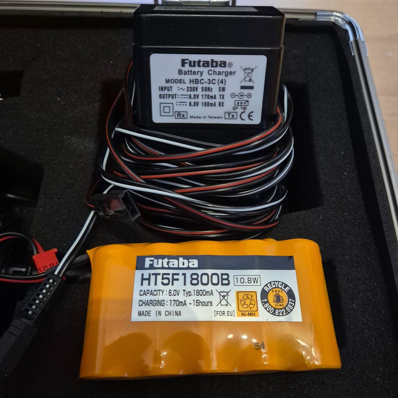 Futaba Telecomando: Futaba T14SG mit Koffer und 3 Empfängern – Usato da Arbon venduto da Mogmog4 2