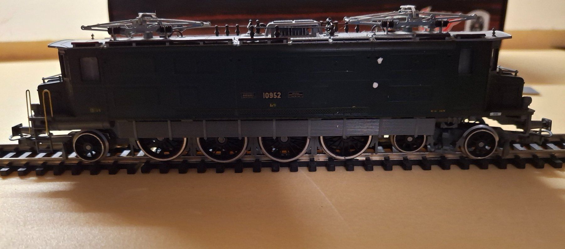 Liliput Modellini di ferrovie: Liliput SBB Lokomotive Ae 4/7 – Nuovo e nell'imballaggio originale da Dübendorf venduto da Armin414 2