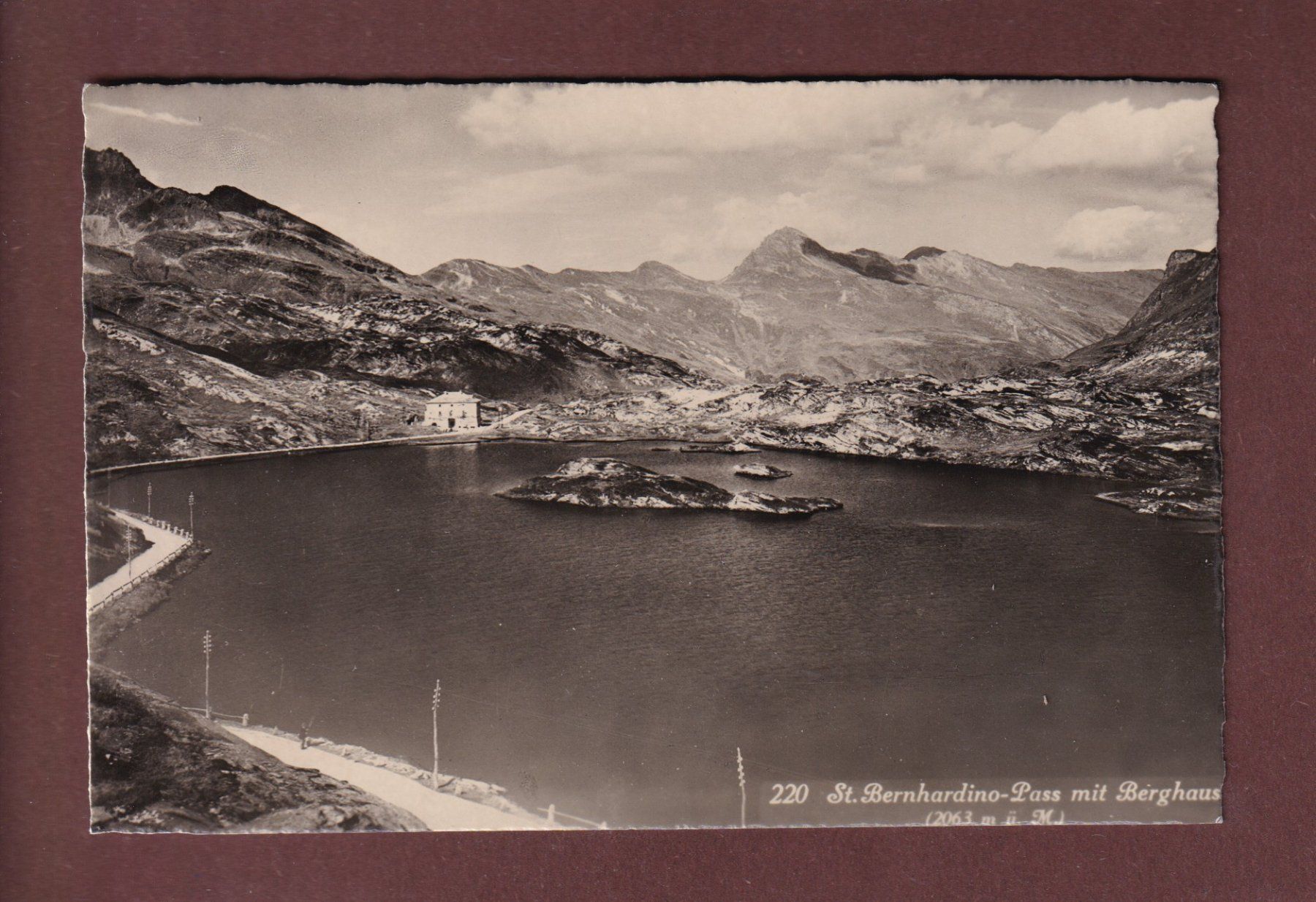 Cartoline postali: ST. BERNARDINO-PASS - Berghaus – Usato da Pully venduto da nicecards-shop