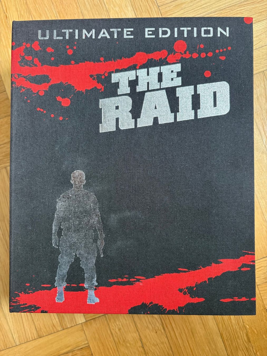 Tutti i DVDs: The Raid - Ultimate Edition - Blu-ray + DVD – Usato da Zürich venduto da Malcom