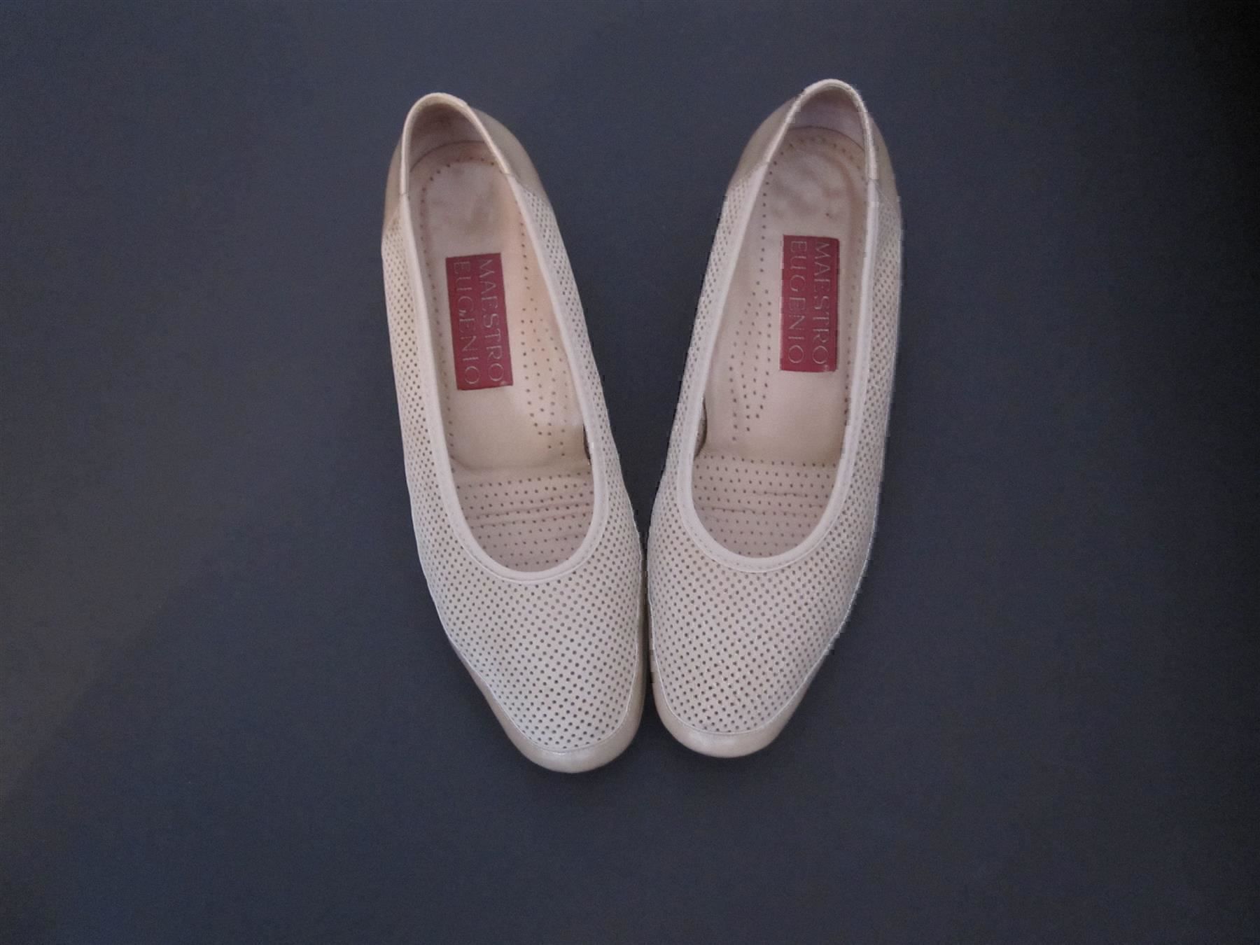 Scarpe da donna: MAESTRO EUGENIO Grösse 37 1/2 - 38 – Usato da Scherzingen venduto da packtesan