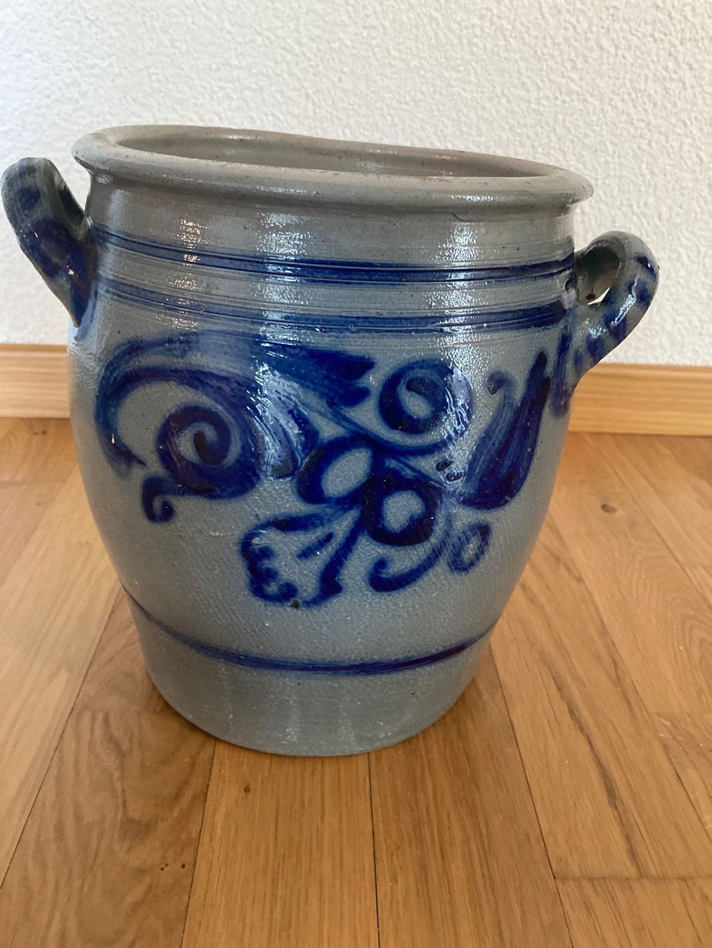 Töpfe: Rustikale Steinzeug Topf mit blauem Deko – Gebraucht aus Staad SG von gab_7dr9 6