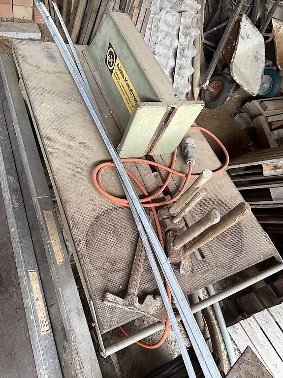 Tutte le macchine: Holzfräse 400Volt – Usato da Schönholzerswilen venduto da S.E.E. 4