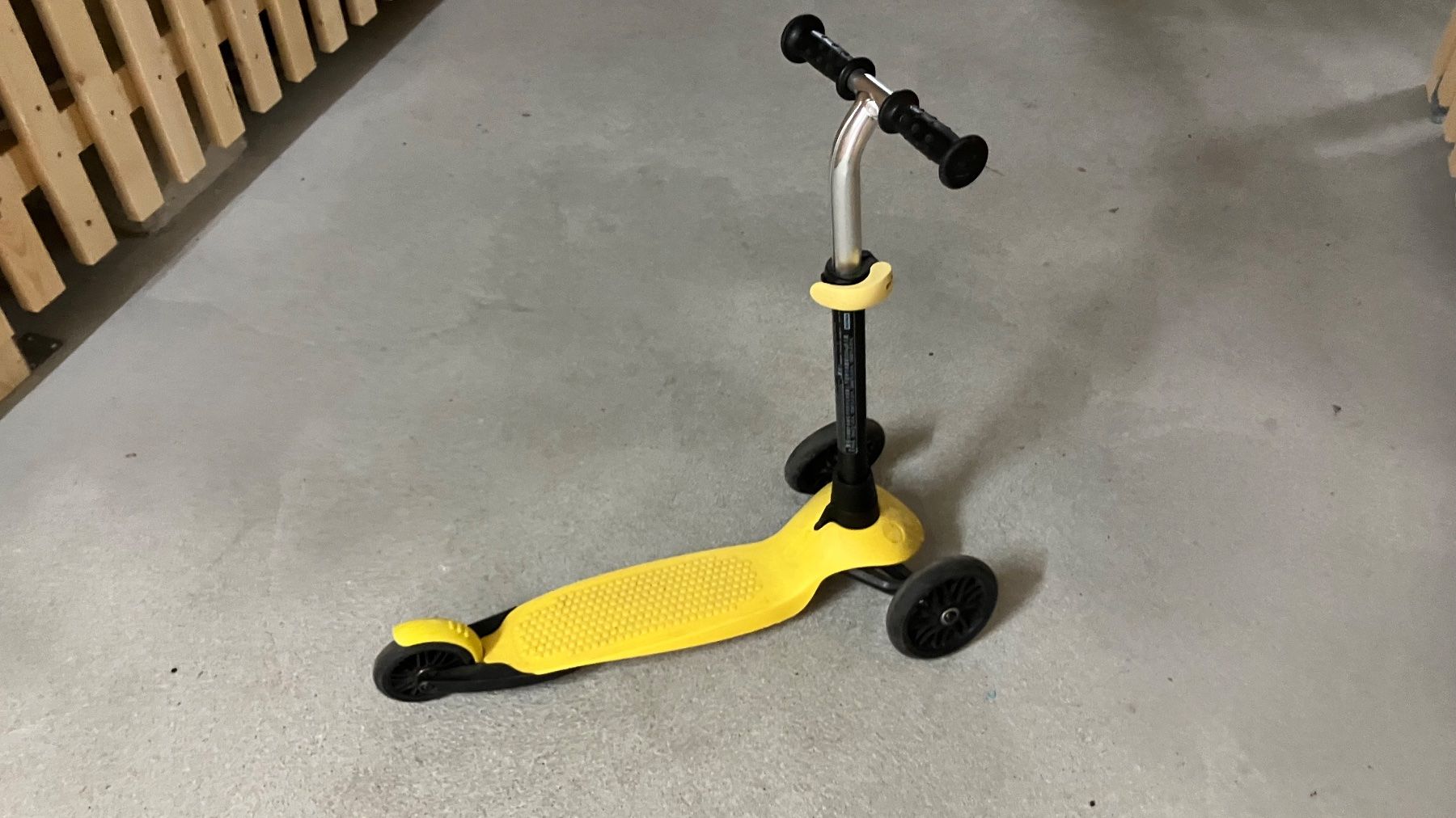 Fahrzeuge für Kinder: Kinder Kinderroller / Trottinette – Gebraucht aus Gümmenen von Batmantcs 1