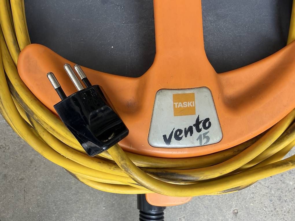 Aspirapolveri & Accessori: gebrauchte TASKI Vento 15 Gewerbesauger – Usato da Necker venduto da liq24 1