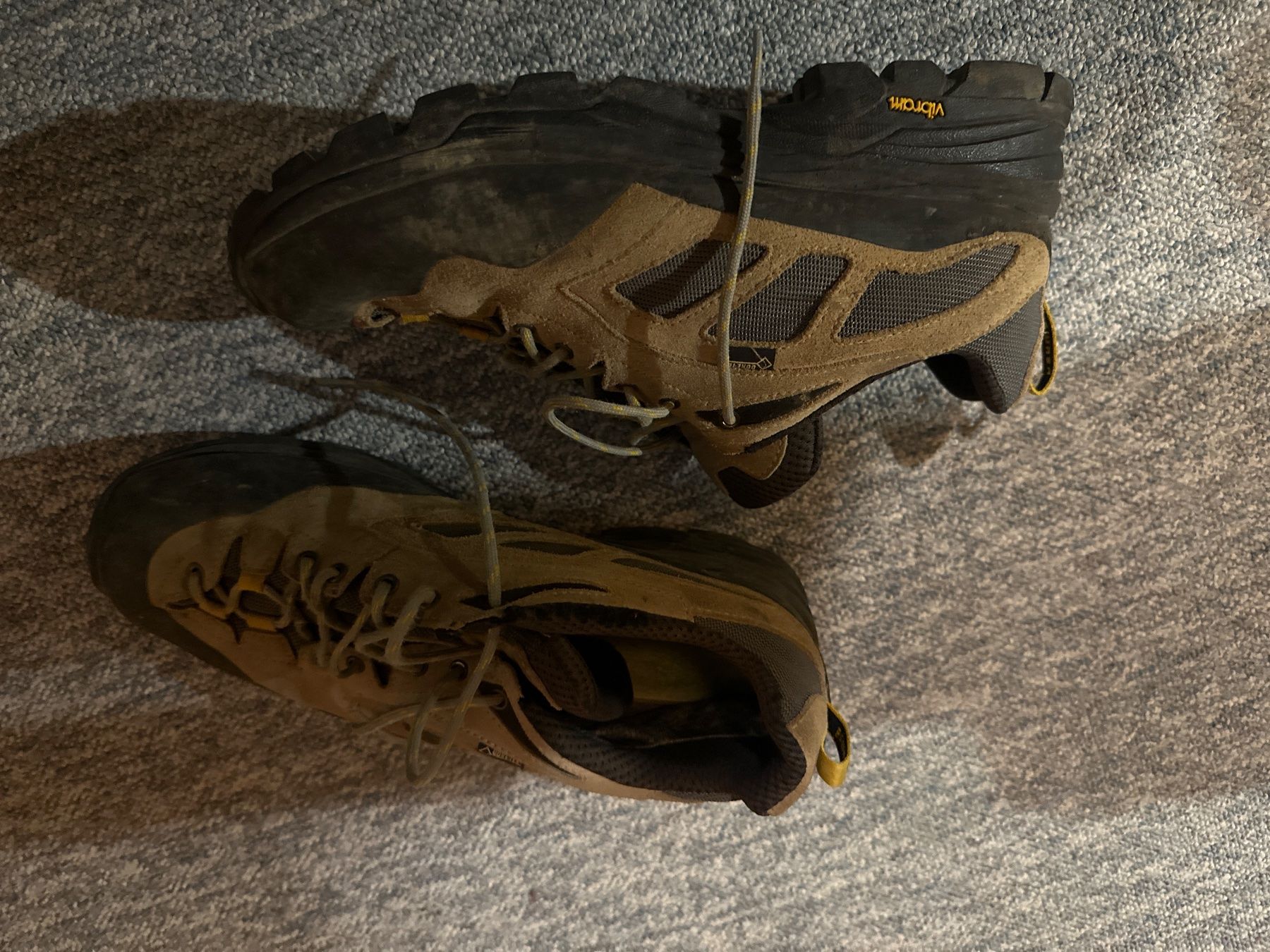 Vibram Scarpe da uomo: Wanderschuhe Gore-Tex Vibram Grösse 44.5 gebraucht – Usato da Schaffhausen venduto da ann_g6tx 1