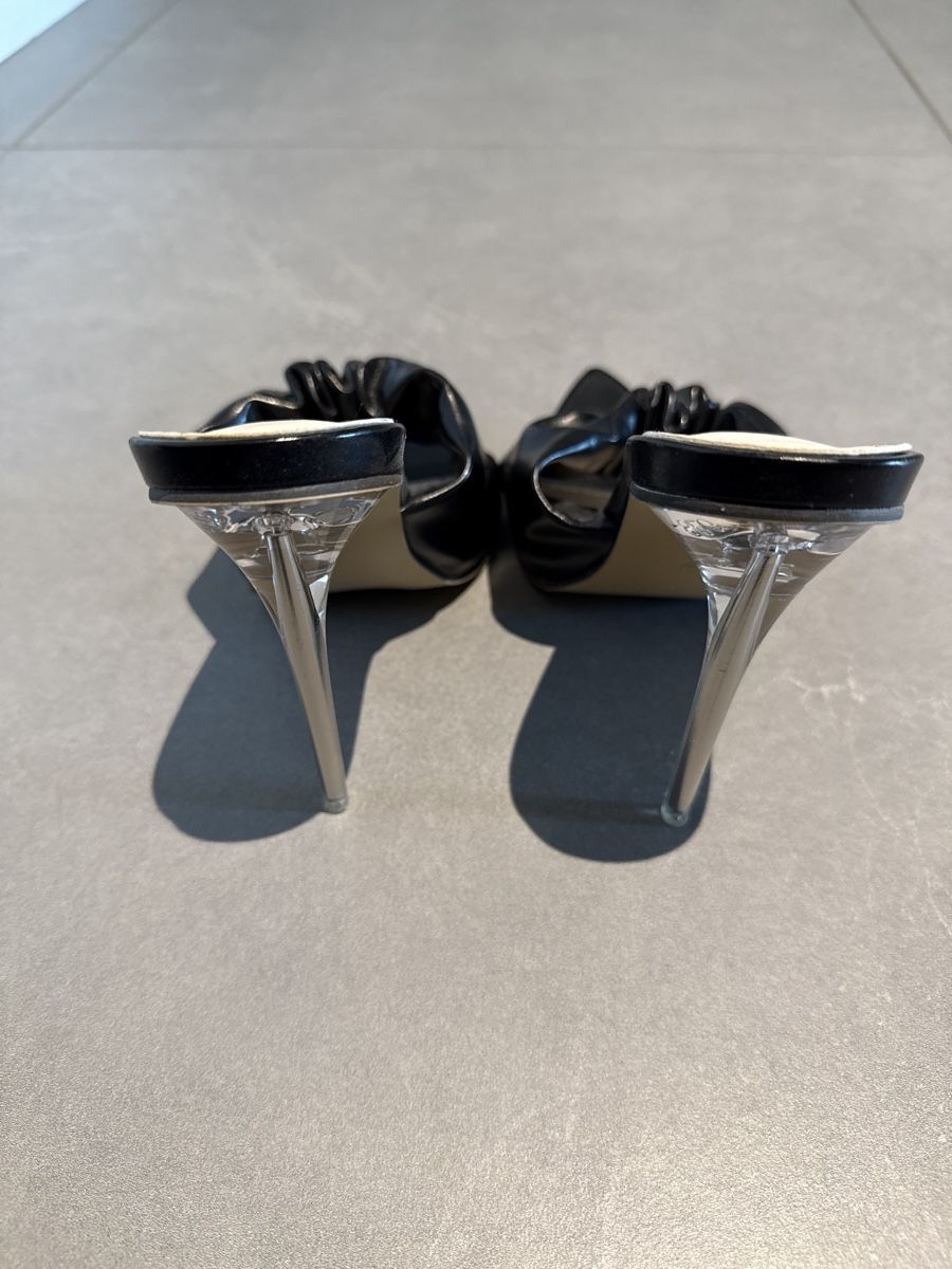 Scarpe da donna: Mules à talon – Usato da Fribourg venduto da Mya_Asb 3