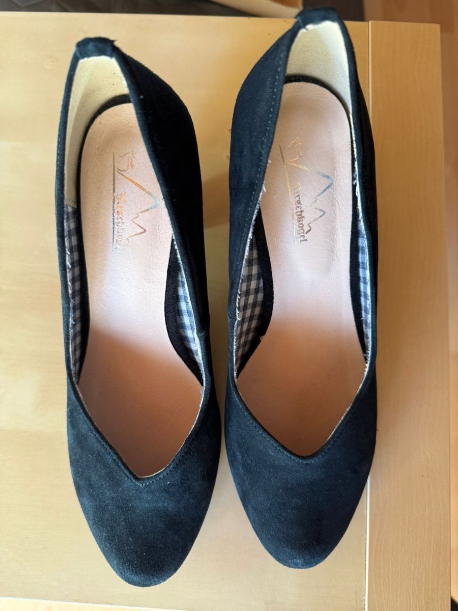 Scarpe da donna: Hirschkogel Pumps dunkelblau Grösse 40  – Nuovo (secondo la descrizione) da Meisterschwanden venduto da mariposa_15 3