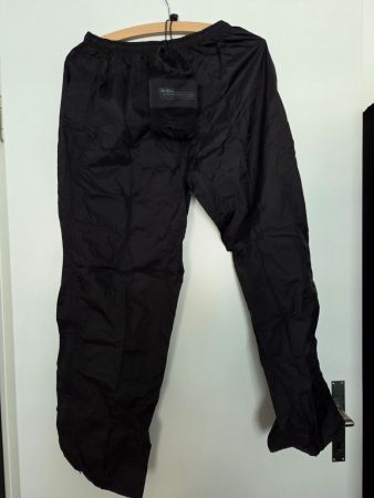Regenhose schwarz Grösse S mit Reissverschluss