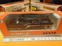 Gaz 13  1:43 (mit Box) CCCP    > ( W2)
