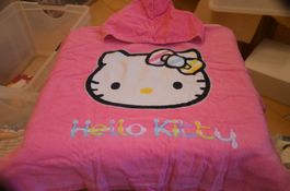 TAILLE 104 - PONCHO BAD HELLO KITTY