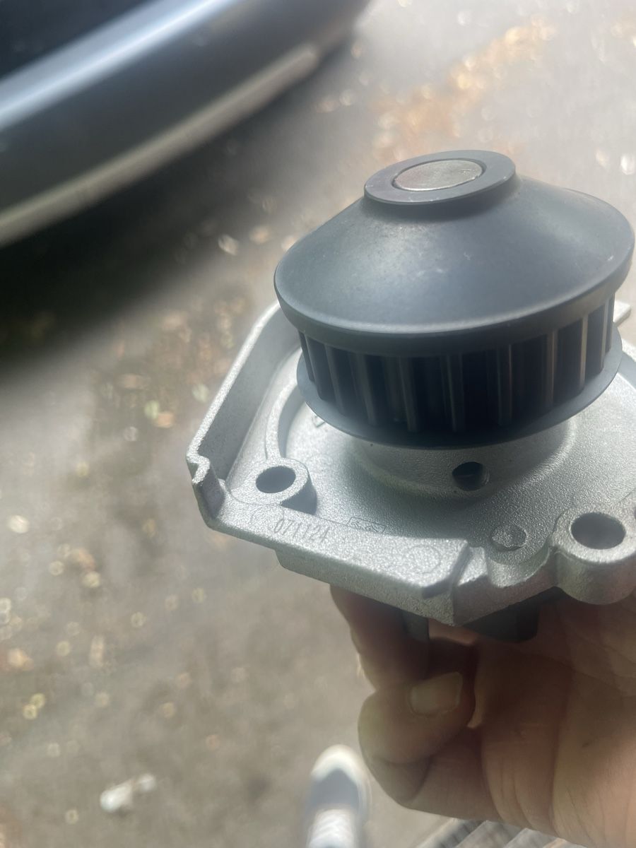 VW Tutti pezzi di ricambio auto: VW Wasserpumpe neu – Nuovo (secondo la descrizione) da Otelfingen venduto da ElCid01 3