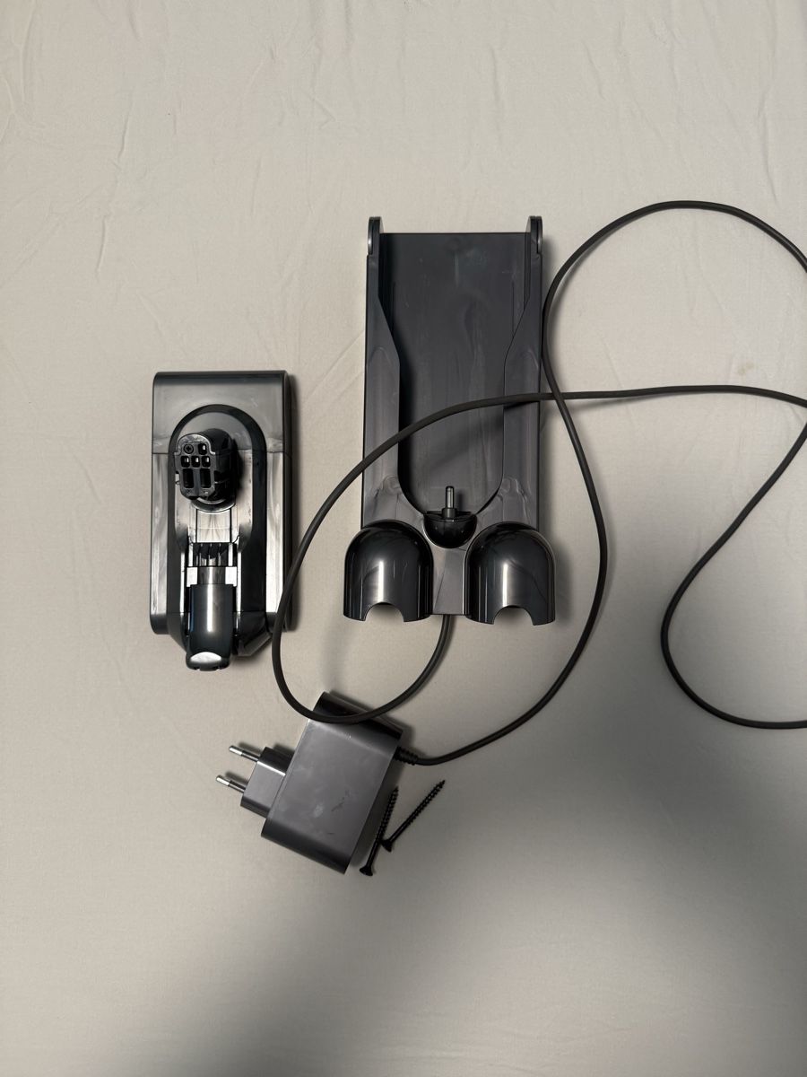 Dyson Staubsauger & Zubehör: Dyson V12 Detect Slim Absolute + Original Stand – Gebraucht aus Egg b. Zürich von morenatvr 5