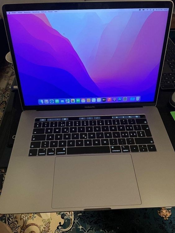 MacBook Pro 15 Inch 2018 2,2 GHz i7 16 GB 1 TB SSD (Gebraucht) in ...