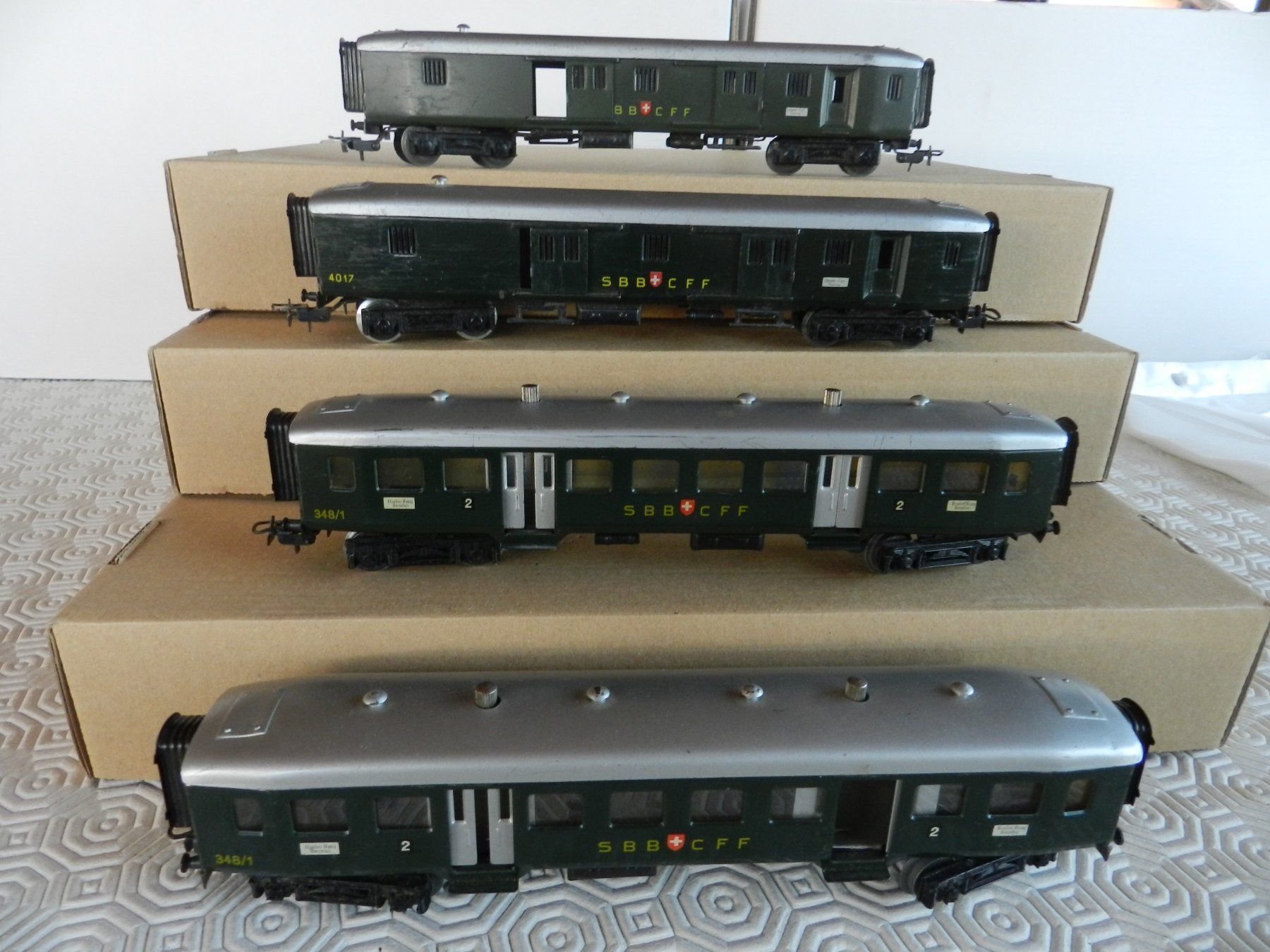 Märklin Modellini di ferrovie: Märklin Leichtschnellzugw. SBB 4 St – Usato da Arzier-Le Muids venduto da elocin83 2
