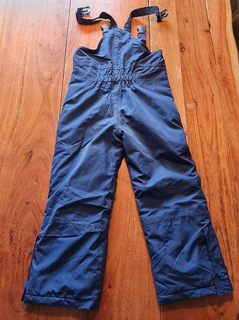 Warme Winter-Latzhose, Skihose, Top Zustand, Grösse 116
