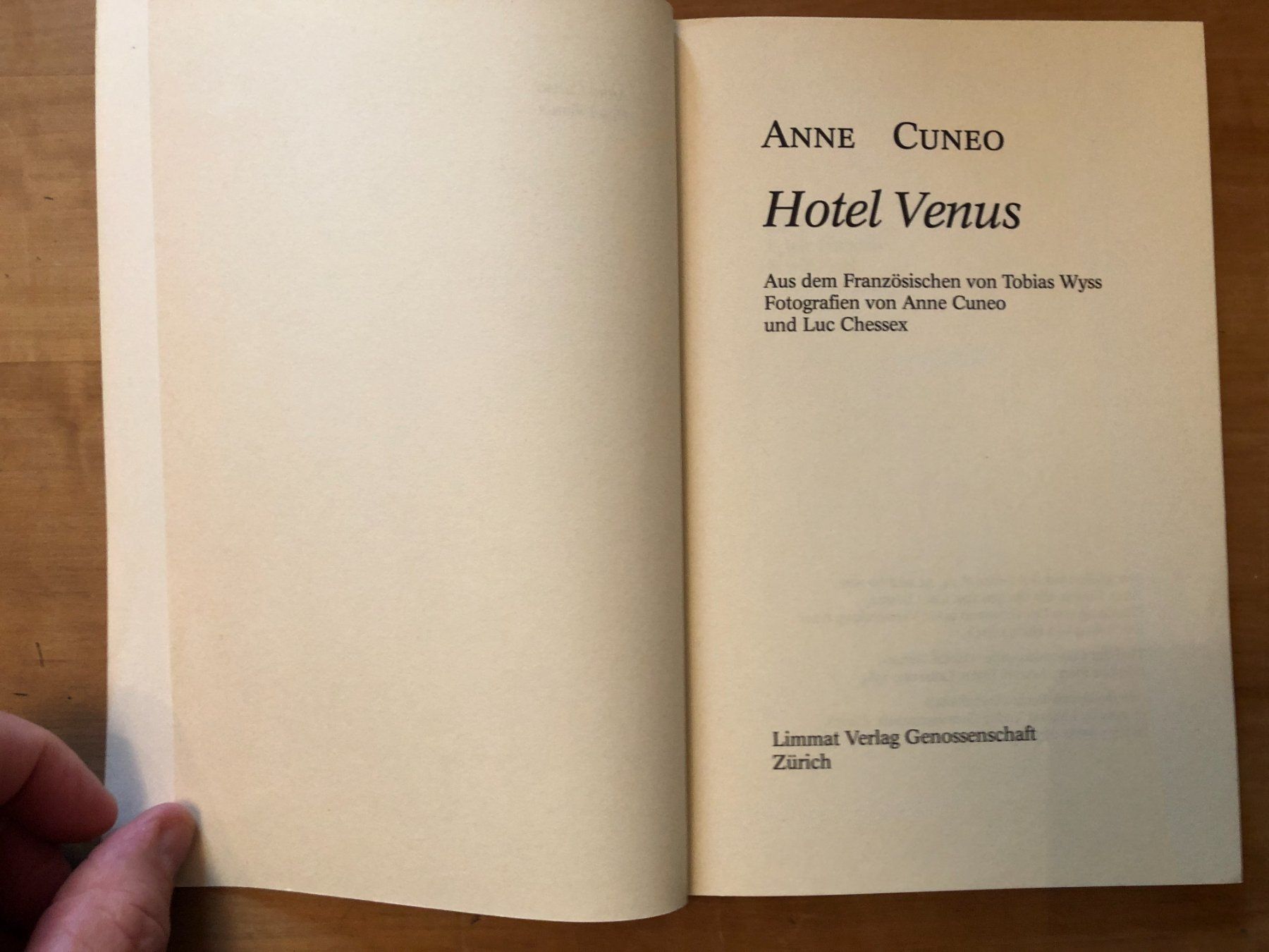 Libri: Anne Cuneo: Hotel Venus – Usato da Zürich venduto da allp 1