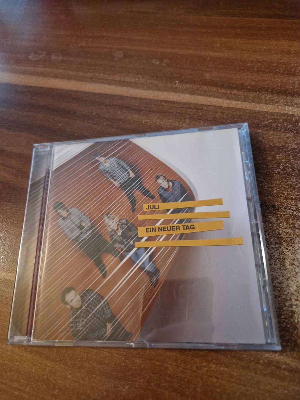 CD: Juli - Ein neuer Tag – Usato da Wattenwil venduto da Mage66