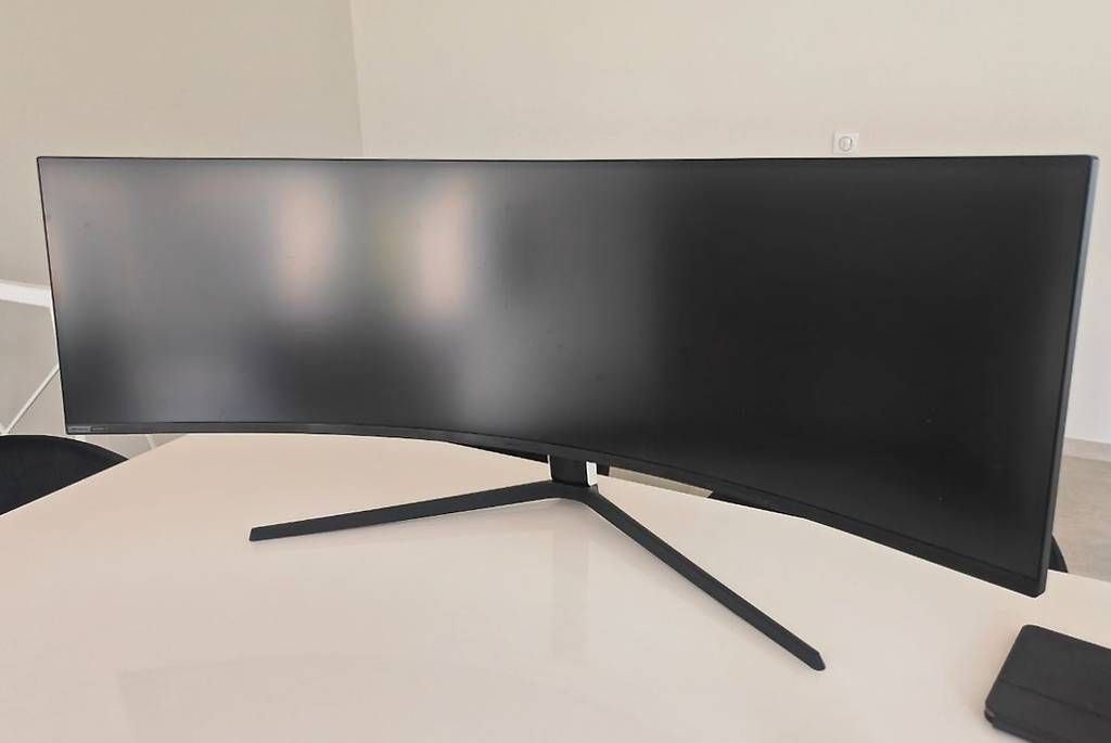 Samsung Monitore: Samsung Odyssey G9 4K 49" – Gebraucht aus Bevaix von yle_9hb2 1